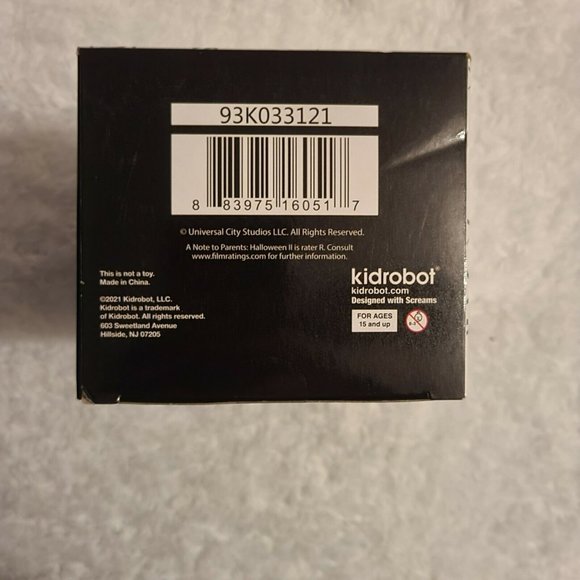 Halloween II Michael Myers KidRobot Figure - Picture 3 of 9